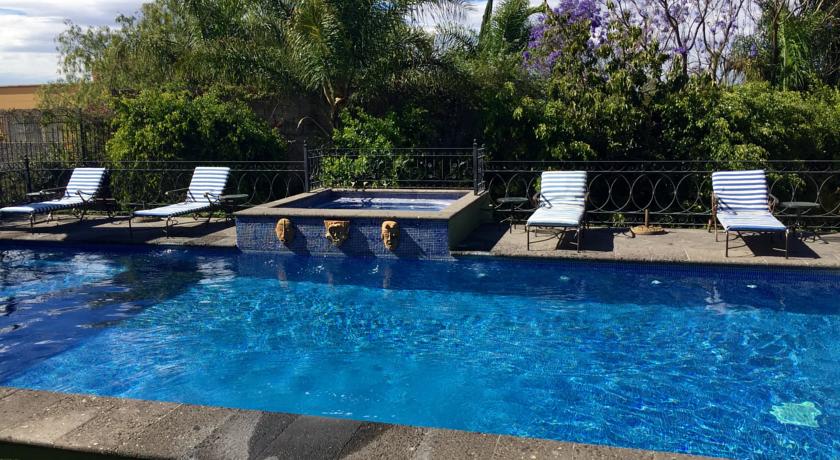 Imagen de la piscina del Hotel Casa Don Pascual. Foto 14