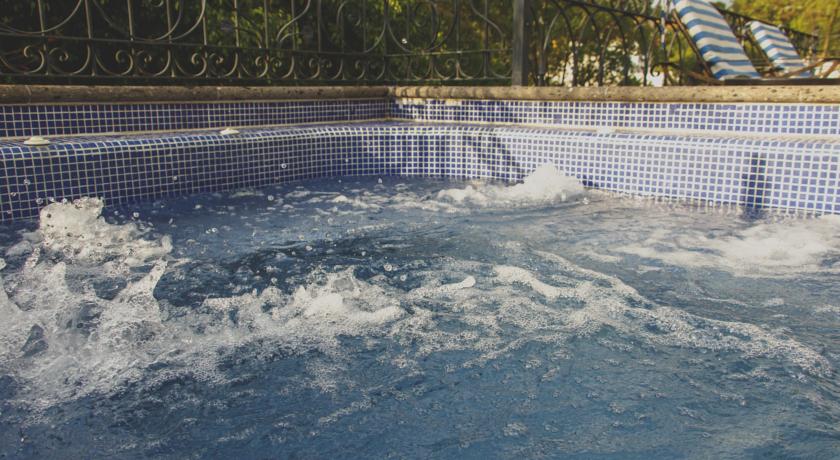 Imagen de la piscina del Hotel Casa Don Pascual. Foto 15