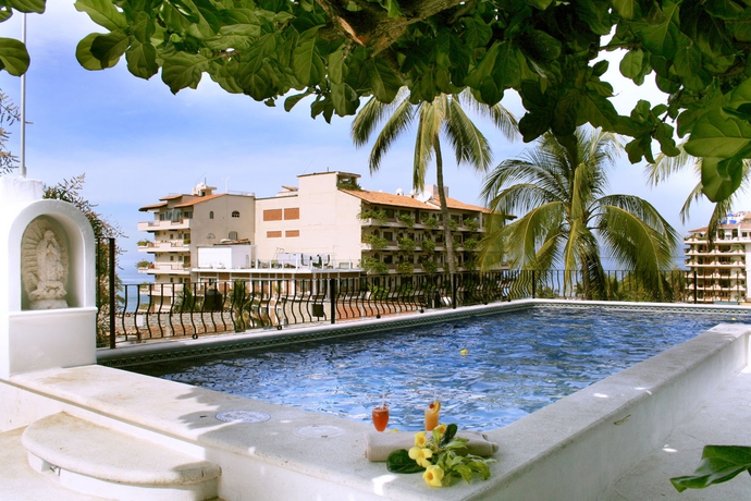 Imagen de la piscina del Hotel Casa Dona Susana. Foto 11