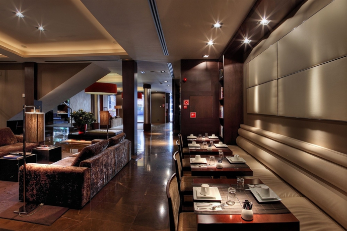 Imagen del bar/restaurante del Hotel Casa Elliot. Foto 2