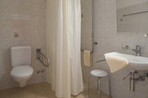 Imagen de la habitación del Hotel Casa Emmaus. Foto 3