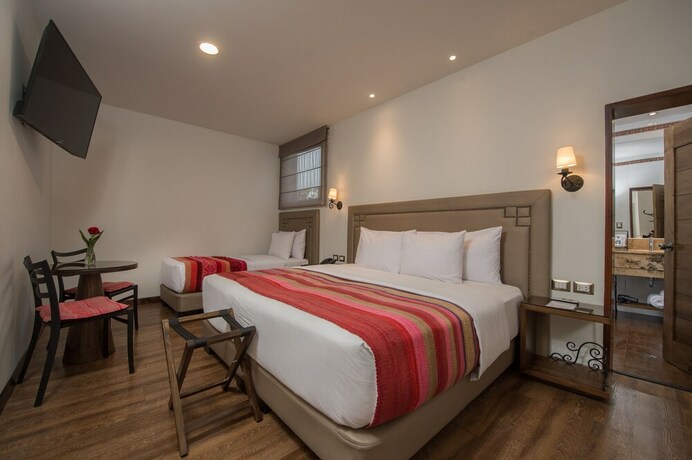 Imagen de la habitación del Hotel Casa Esmeralda. Foto 23