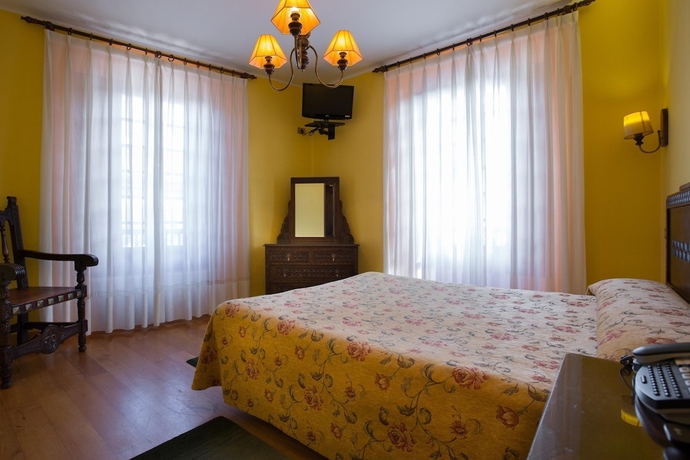 Imagen de la habitación del Hotel Casa España. Foto 6