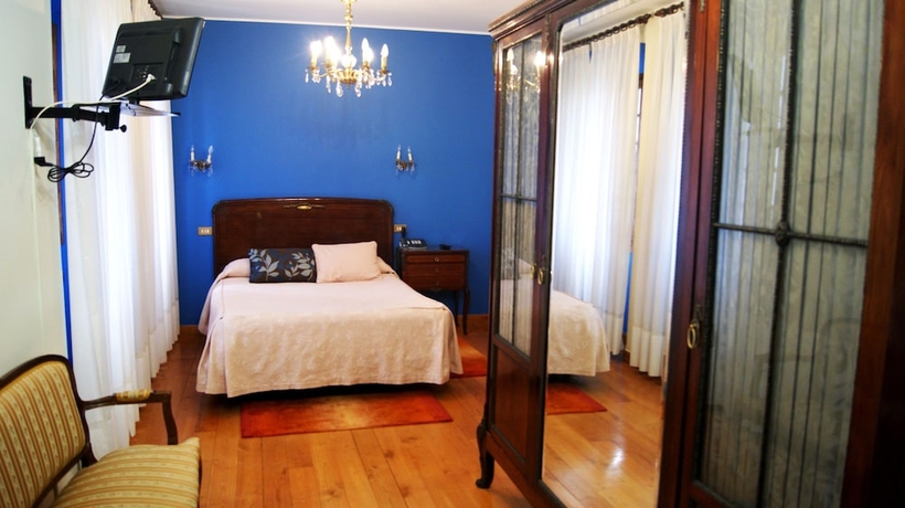 Imagen de la habitación del Hotel Casa España. Foto 12