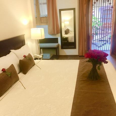 Imagen de la habitación del Hotel Casa Faroles. Foto 9