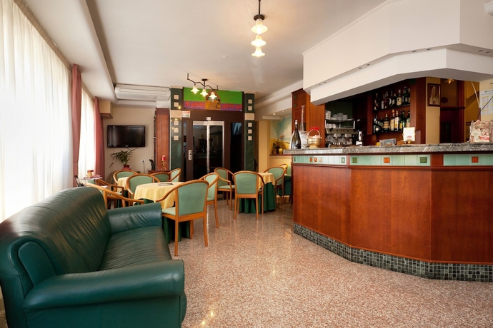 Imagen de los interiores del Hotel Casa Ferretti Di Ferretti Village. Foto 18