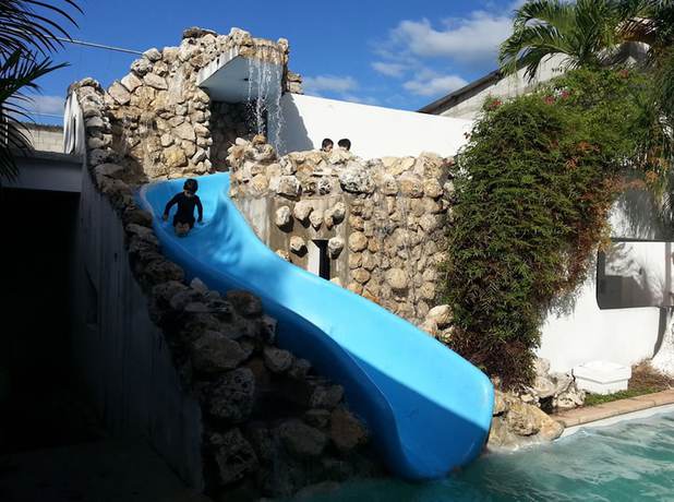 Imagen de la piscina del Hotel Casa Flores De Tikal. Foto 19