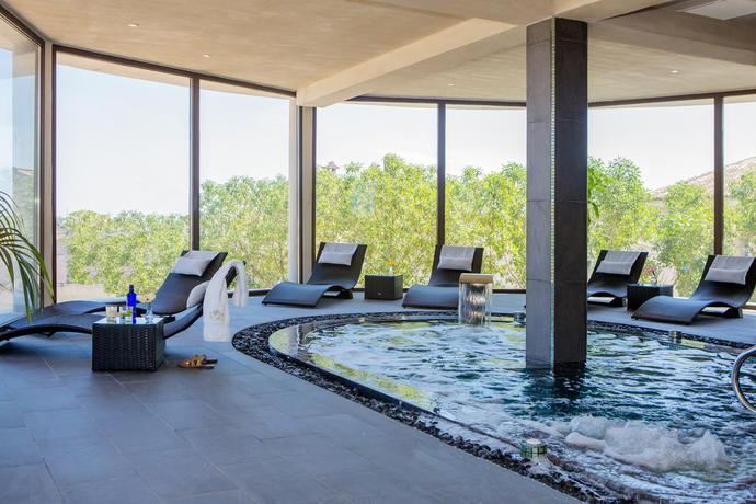 Imagen de la piscina del Hotel Casa Font I Roig. Foto 21