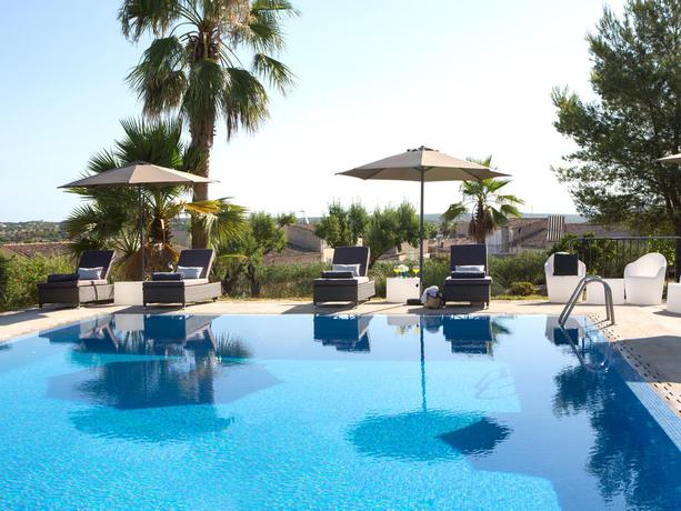 Imagen de la piscina del Hotel Casa Font I Roig. Foto 22