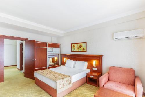 Imagen de la habitación del Hotel Casa Fora Beach Resort. Foto 5