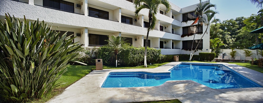 Imagen de la piscina del Hotel Casa Francisco Cuernavaca. Foto 15