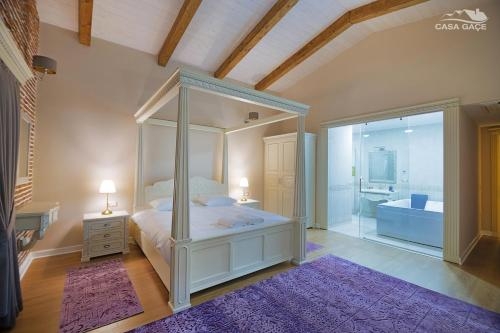 Imagen de la habitación del Hotel Casa Gaçe. Foto 9