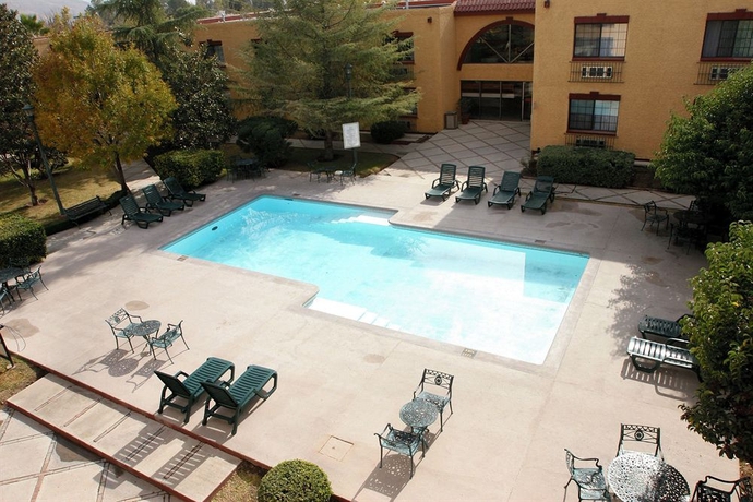 Imagen de la piscina del Hotel Casa Grande Chihuahua. Foto 10