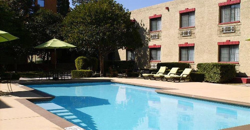 Imagen de la piscina del Hotel Casa Grande Chihuahua. Foto 11