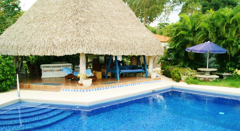 Imagen de la piscina del Hotel Casa Guardia Panama. Foto 11