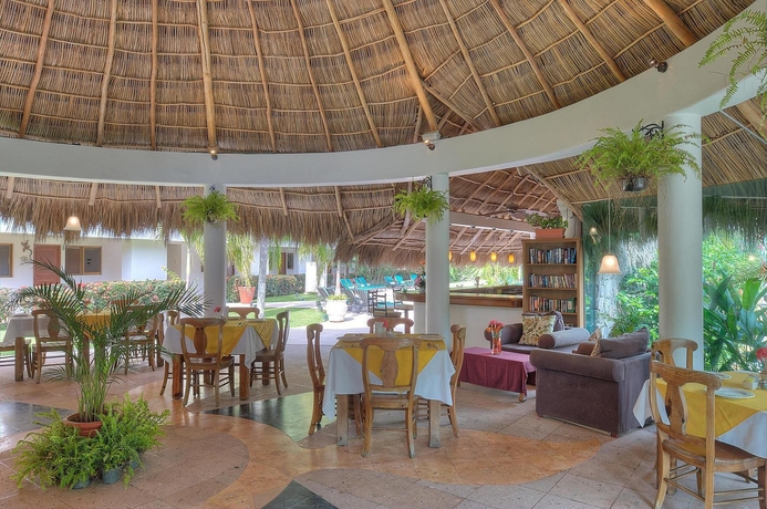 Imagen del bar/restaurante del Hotel Casa Iguana Mismaloya. Foto 1