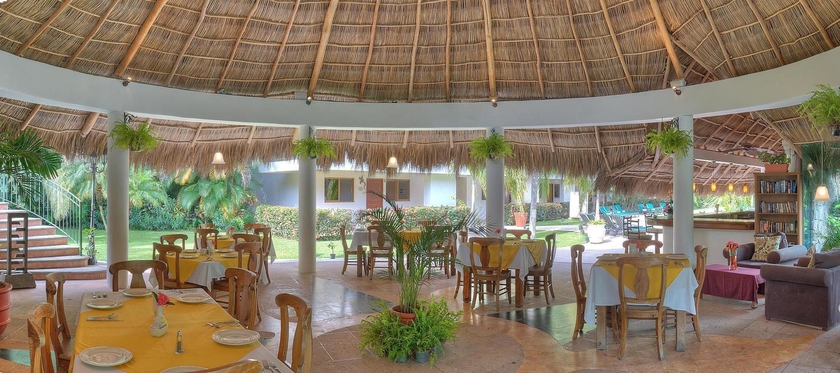 Imagen del bar/restaurante del Hotel Casa Iguana Mismaloya. Foto 2