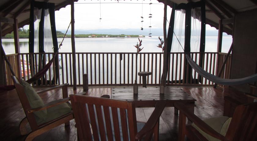 Imagen de los exteriores del Hotel Casa Istmito. Foto 6