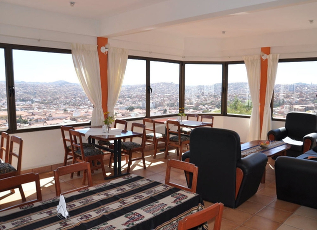 Imagen del bar/restaurante del Hotel Casa Kolping Sucre. Foto 2