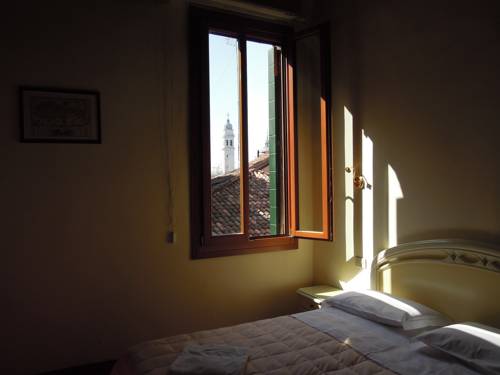 Imagen de la habitación del Hotel Casa Linger. Foto 3