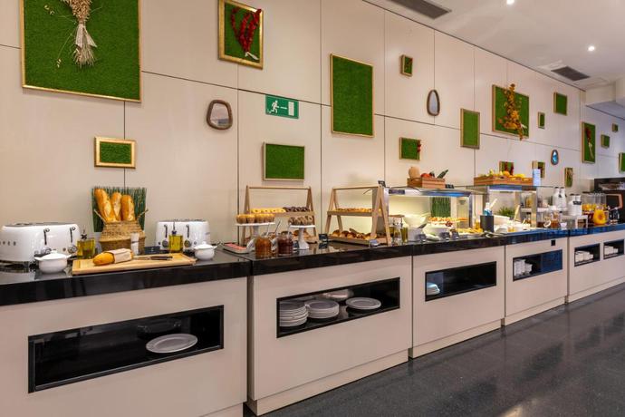 Imagen del bar/restaurante del Hotel Casa Lit Barcelona. Foto 2