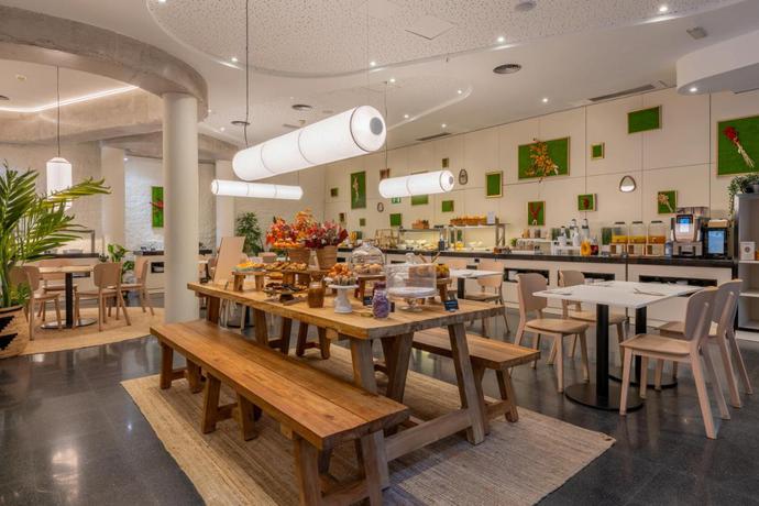 Imagen del bar/restaurante del Hotel Casa Lit Barcelona. Foto 3