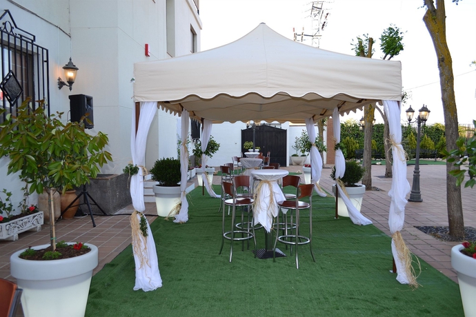 Imagen de los exteriores del Hotel Casa Lorenzo. Foto 13