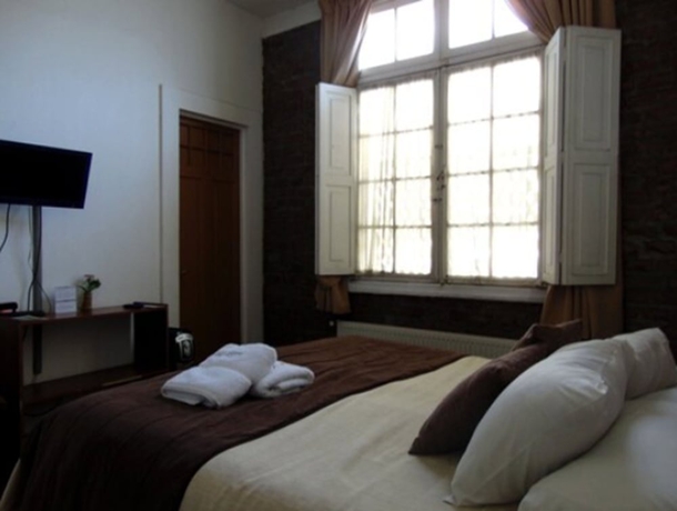 Imagen de la habitación del Hotel Casa Lyon. Foto 8