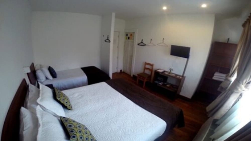 Imagen de la habitación del Hotel Casa Lyon. Foto 11