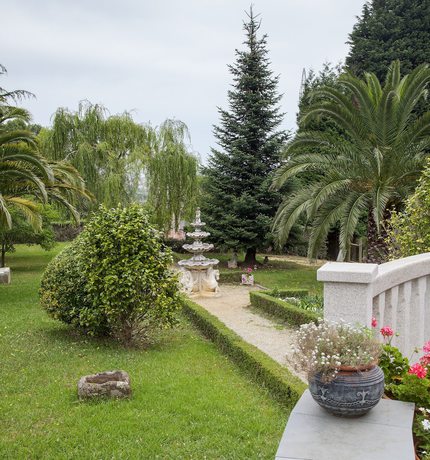 Imagen de los exteriores del Hotel Casa Manoli, Vald&eacute;s. Foto 13