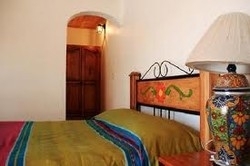 Imagen de la habitación del Hotel Casa Margaritas. Foto 2