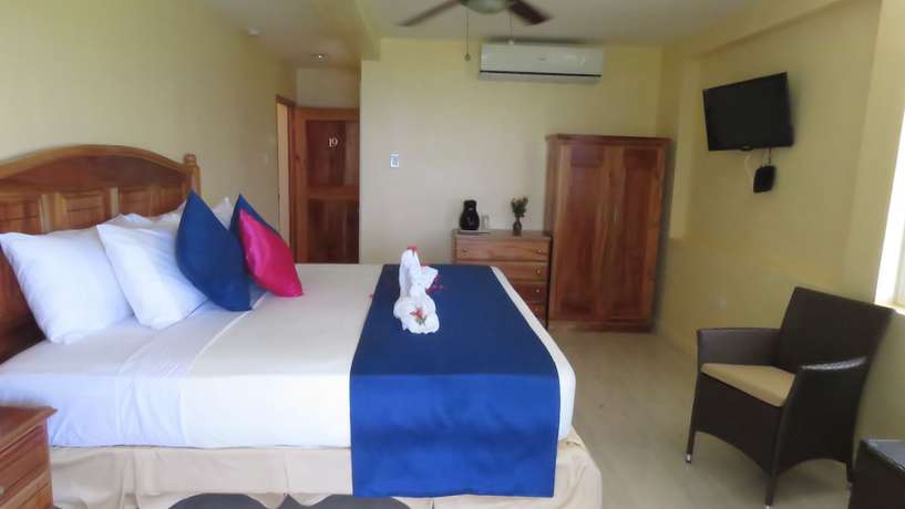 Imagen general del Hotel Casa Maria, Little Bay. Foto 2