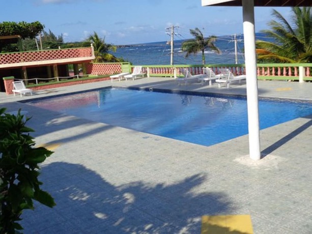 Imagen de la piscina del Hotel Casa Maria, Little Bay. Foto 20