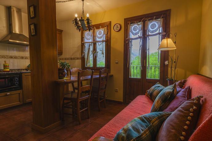 Imagen de los interiores del Hotel Casa Martín Ordesa. Foto 11