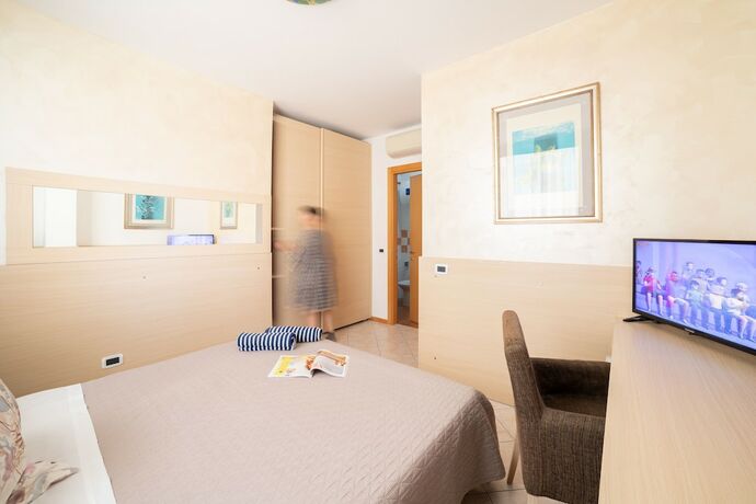 Imagen de la habitación del Hotel Casa Merano Residence and Restaurant Bibione Centro. Foto 19