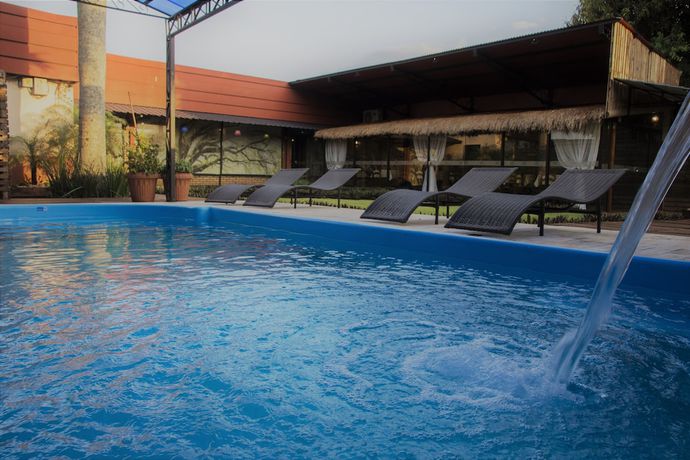 Imagen de la piscina del Hotel Casa M&iacute;a, Hernandarias. Foto 9