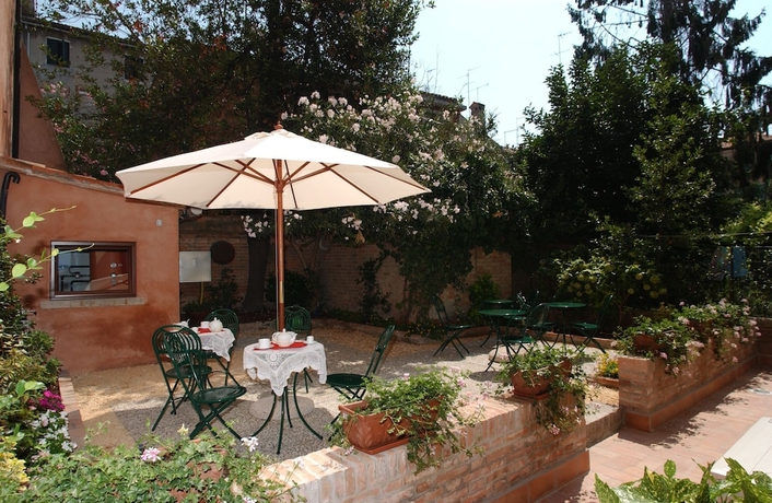 Imagen del bar/restaurante del Hotel Casa Mimma. Foto 3