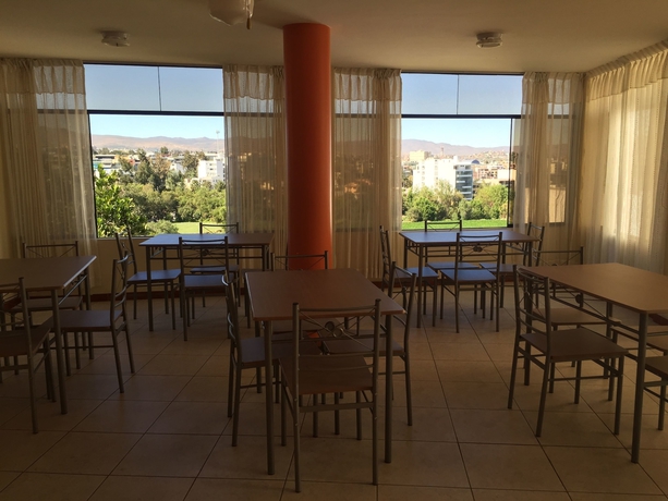 Imagen del bar/restaurante del Hotel Casa Mores Inn. Foto 3