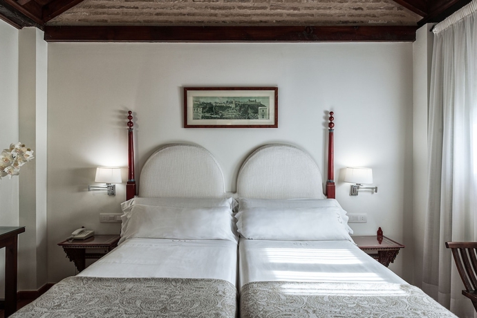 Imagen de la habitación del Hotel Casa Morisca. Foto 16