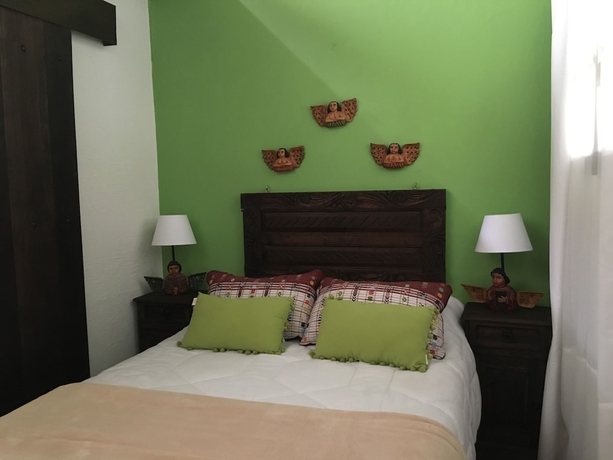 Imagen de la habitación del Hotel Casa Naranjo. Foto 15