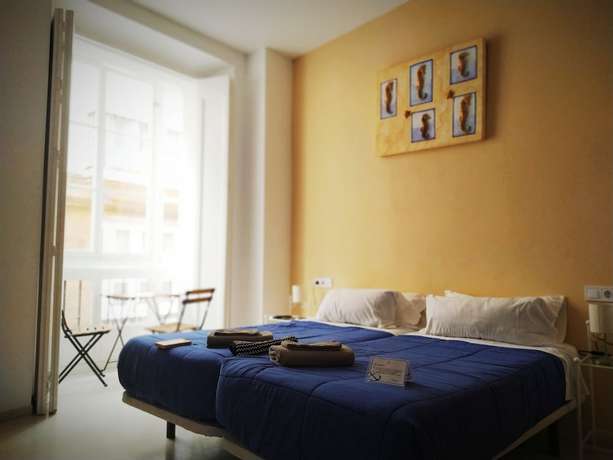Imagen de la habitación del Hotel Casa Nautilus Cadiz. Foto 12