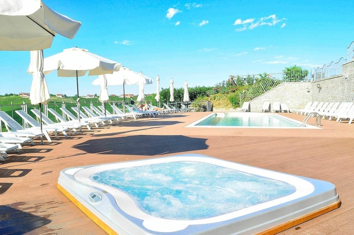 Imagen de la piscina del Hotel Casa Nicolini Albergo Ristorante. Foto 19