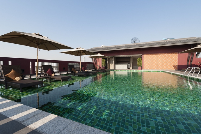 Imagen de la piscina del Hotel Casa Nithra Bangkok. Foto 16