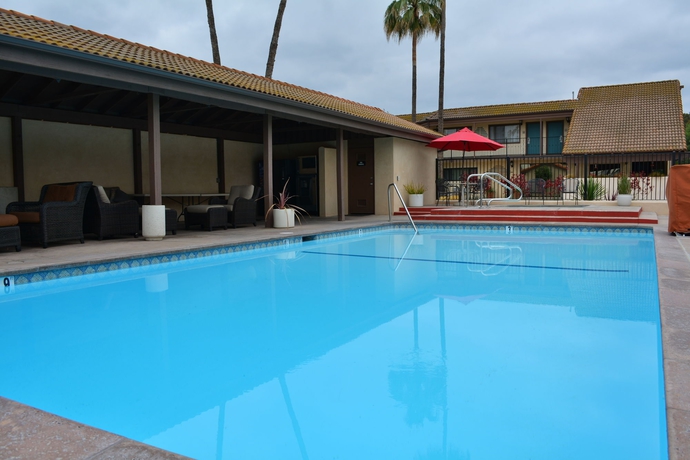 Imagen de la piscina del Hotel Casa Ojai Inn. Foto 14