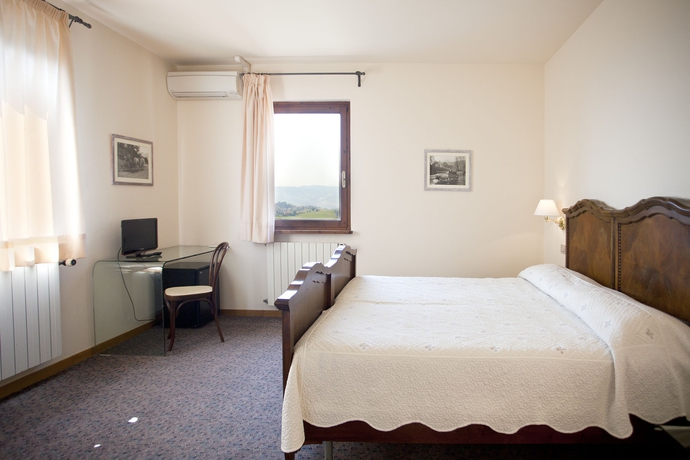 Imagen de la habitación del Hotel Casa Oliva Borgo del Benessere delle Marche. Foto 6
