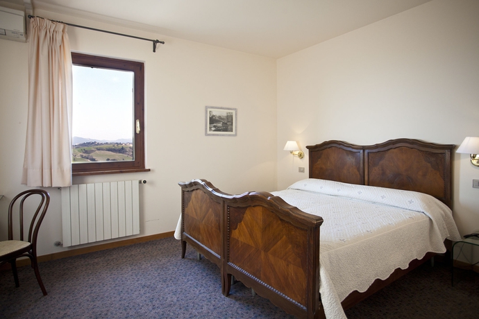 Imagen de la habitación del Hotel Casa Oliva Borgo del Benessere delle Marche. Foto 10
