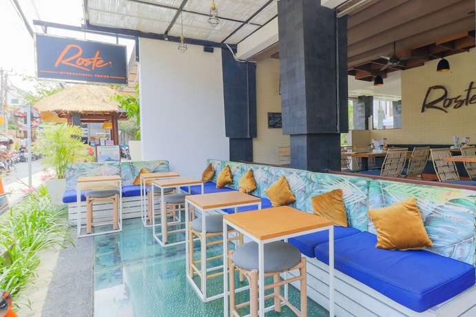 Imagen de los interiores del Hotel Casa Padma Suites Legian. Foto 17