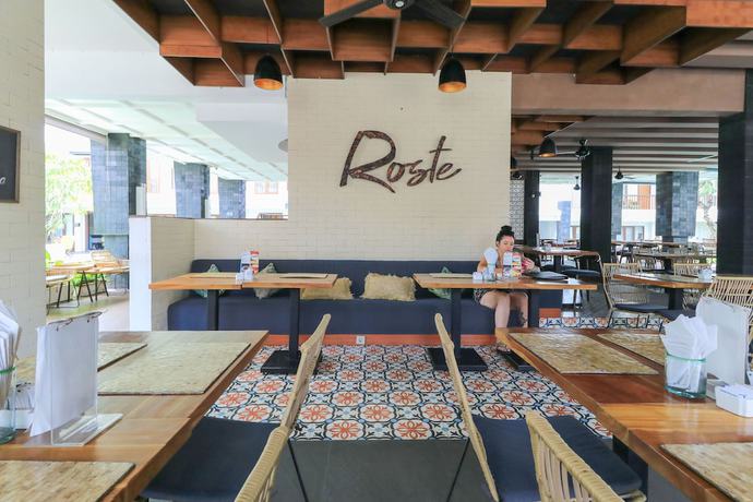 Imagen de los interiores del Hotel Casa Padma Suites Legian. Foto 19