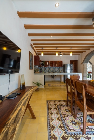 Imagen de la habitación del Hotel Casa Pakal. Foto 10