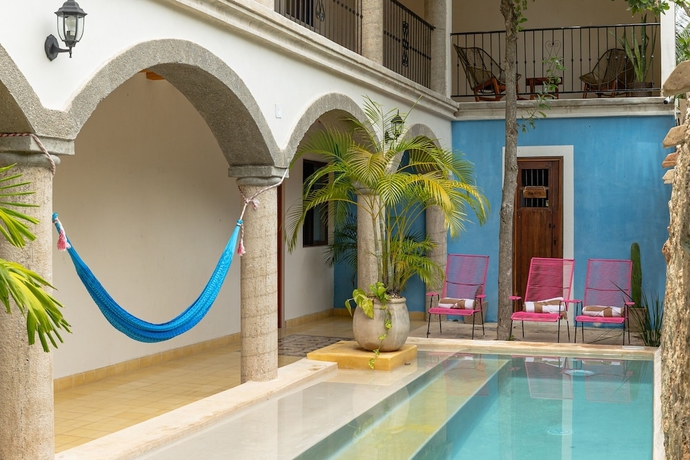 Imagen de la piscina del Hotel Casa Pakal. Foto 14
